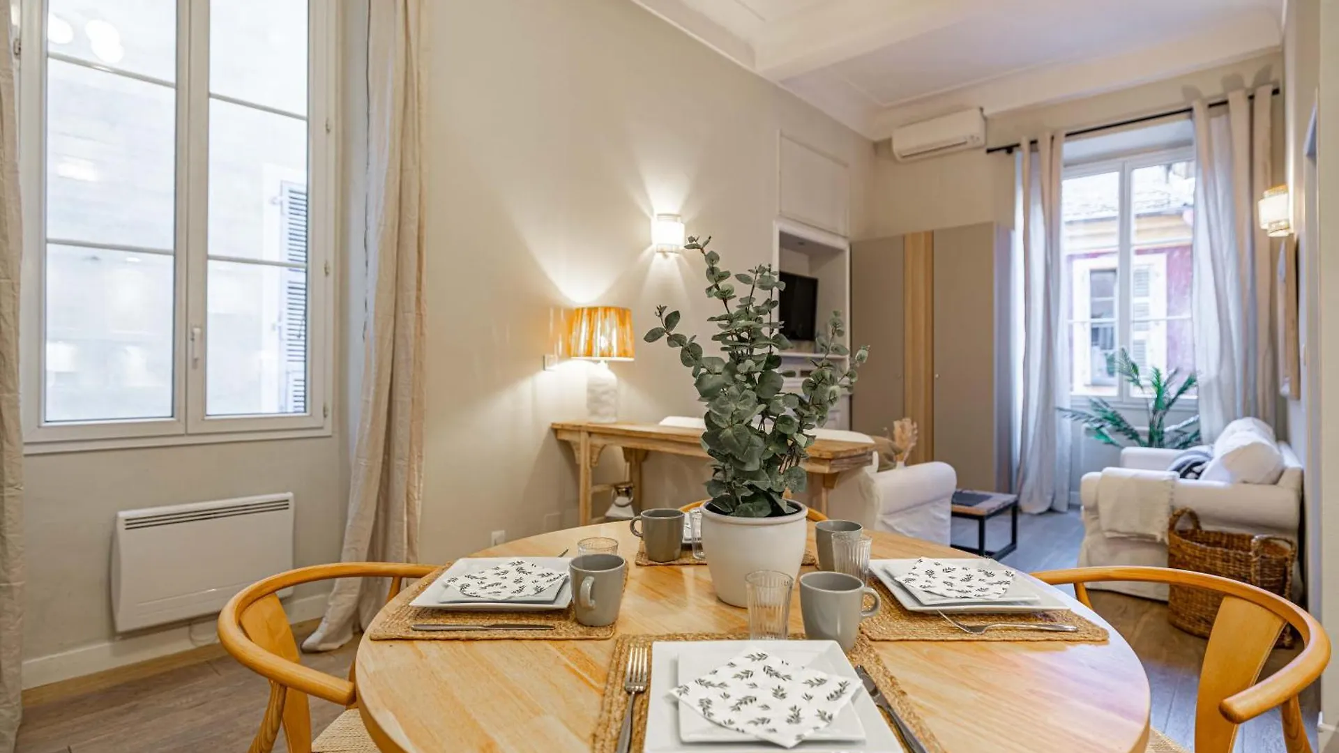 New!Chic Oasis Apt, Heart Of Nice, Family Friendly, Walking To The Beach! 아파트