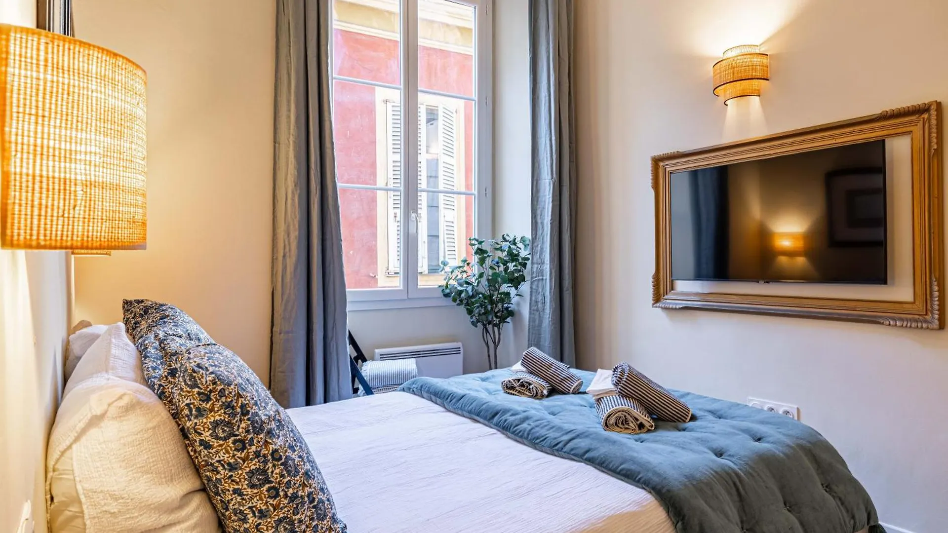New!Chic Oasis Apt, Heart Of Nice, Family Friendly, Walking To The Beach! 니스